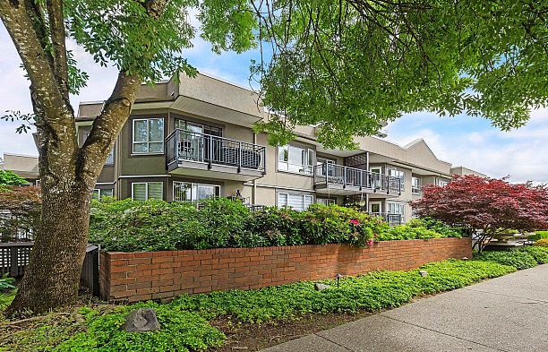 319 555 W 14th Avenue Fairview VW