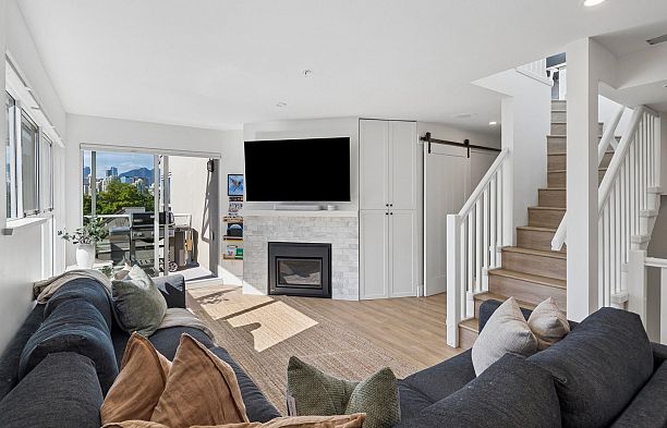 103 933 W 8th Avenue Fairview VW