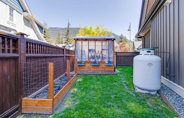 15 1911 Woodside Boulevard Mt Woodside