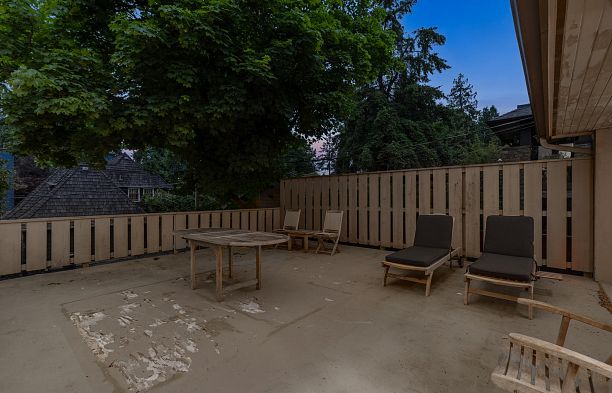 6297 Mackenzie Street Kerrisdale
