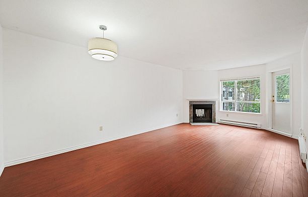 319 555 W 14th Avenue Fairview VW