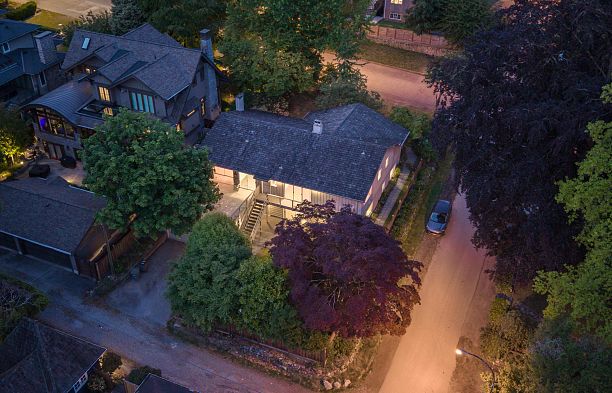 6297 Mackenzie Street Kerrisdale