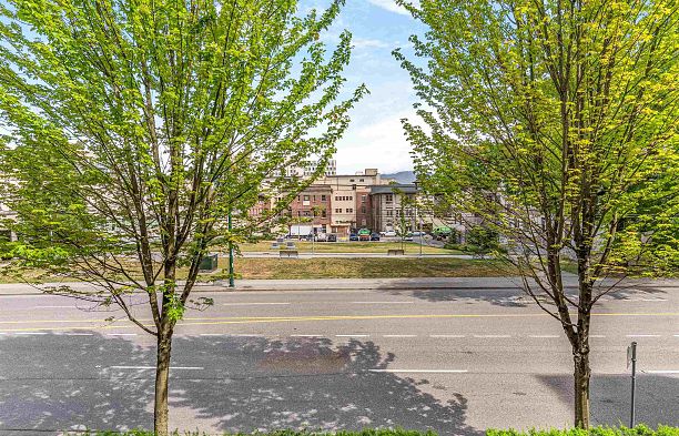 214 750 W 12th Avenue Fairview VW