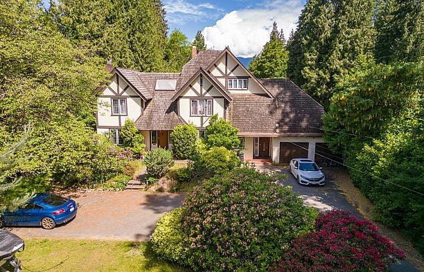4755 W 4th Avenue Point Grey