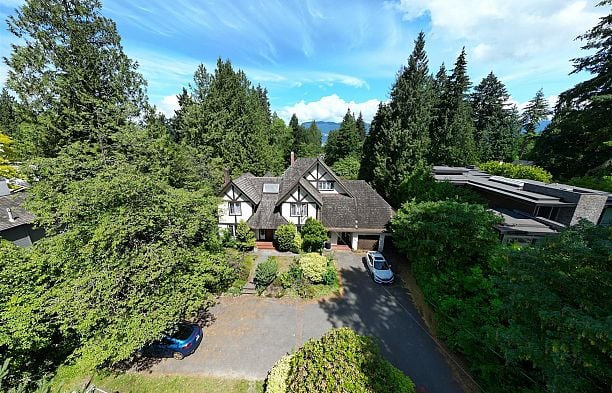 4755 W 4th Avenue Point Grey