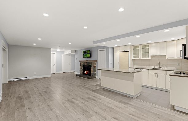 6297 Mackenzie Street Kerrisdale