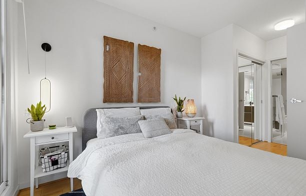 303 1888 York Avenue Kitsilano