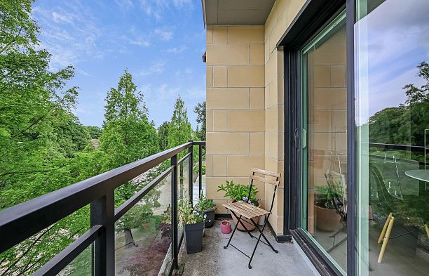 301 3028 Arbutus Street Kitsilano