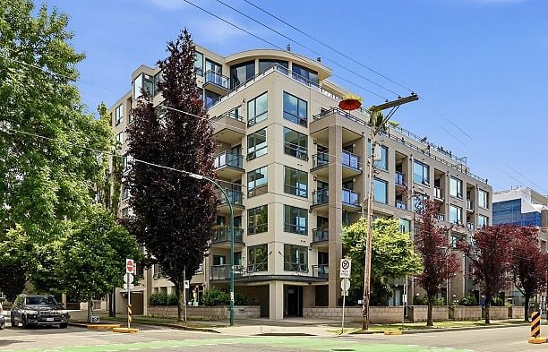 303 1888 York Avenue Kitsilano