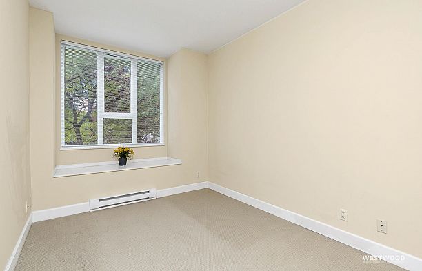 207 6198 Ash Street Oakridge VW