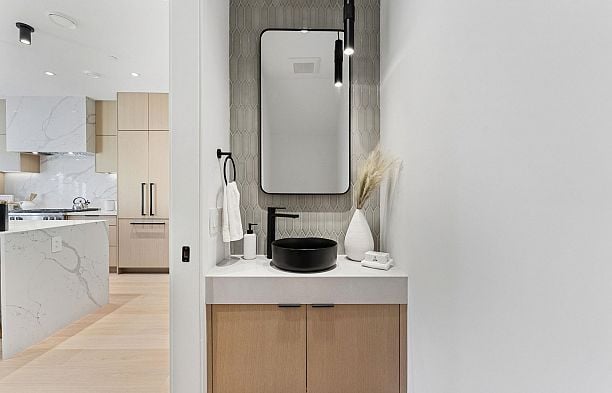 2 3036 W 14th Avenue Kitsilano