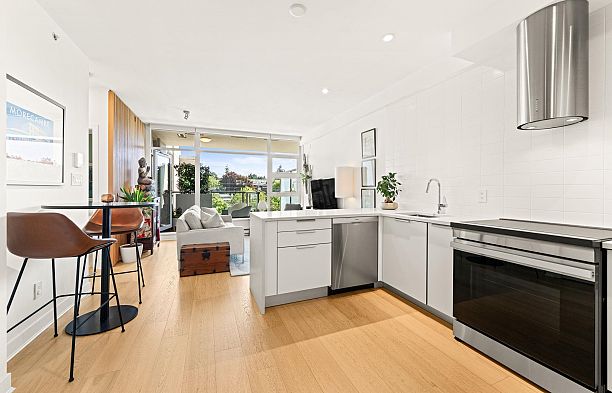 401 1808 W 1st Avenue Kitsilano