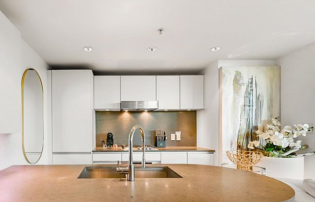 803 8555 Granville Street S.W. Marine