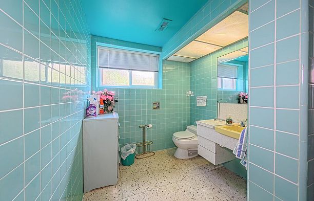 6762 Neal Street South Cambie