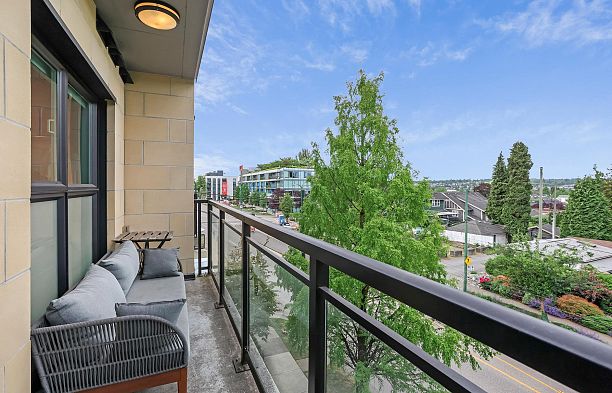 301 3028 Arbutus Street Kitsilano