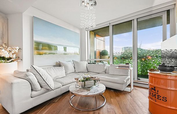 803 8555 Granville Street S.W. Marine