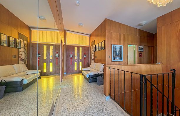 6762 Neal Street South Cambie