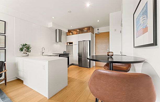 401 1808 W 1st Avenue Kitsilano