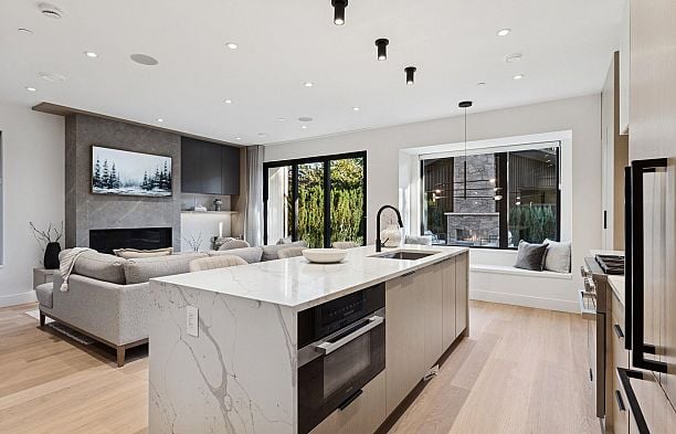 2 3036 W 14th Avenue Kitsilano