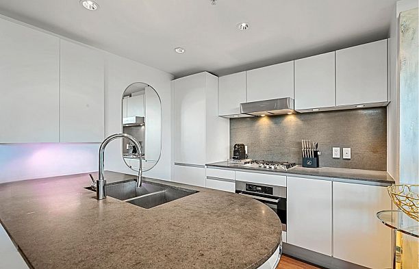 803 8555 Granville Street S.W. Marine