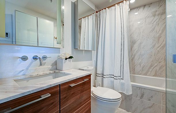 803 8555 Granville Street S.W. Marine