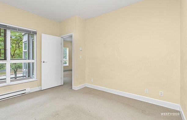 207 6198 Ash Street Oakridge VW
