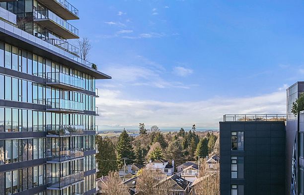 803 8555 Granville Street S.W. Marine