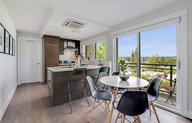 301 3028 Arbutus Street Kitsilano