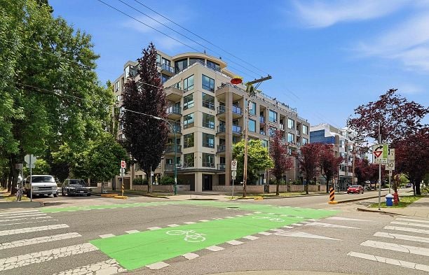 303 1888 York Avenue Kitsilano