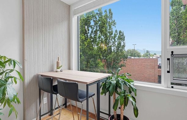 303 1888 York Avenue Kitsilano