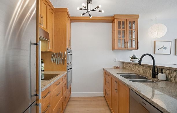 408 2020 W 8th Avenue Kitsilano