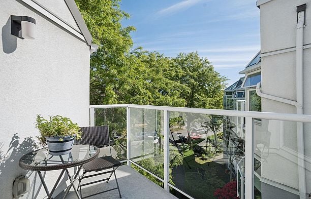 408 2020 W 8th Avenue Kitsilano