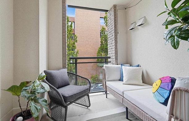 303 1888 York Avenue Kitsilano
