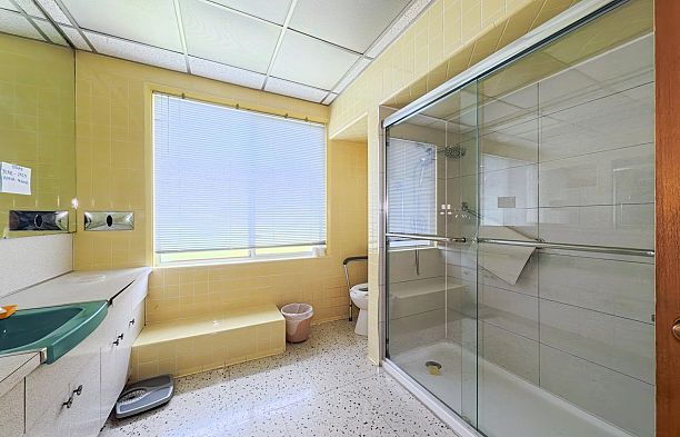 6762 Neal Street South Cambie