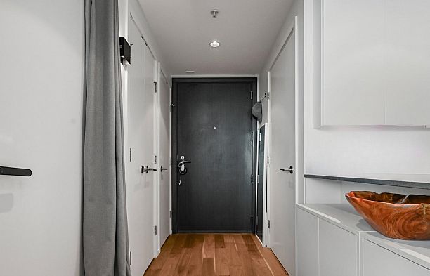 803 8555 Granville Street S.W. Marine