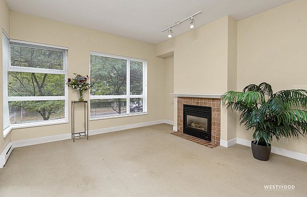 207 6198 Ash Street Oakridge VW