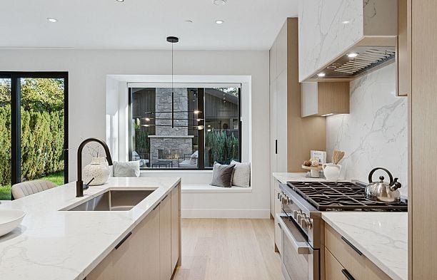 2 3036 W 14th Avenue Kitsilano