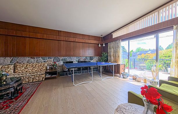 6762 Neal Street South Cambie