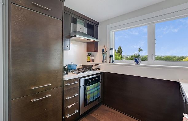 301 3028 Arbutus Street Kitsilano