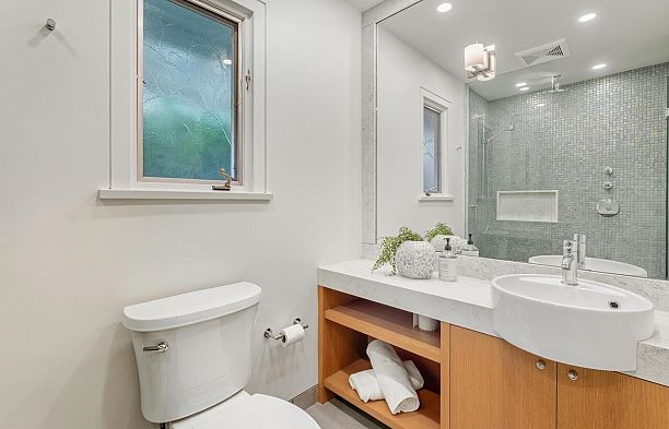 1973 Stephens Street Kitsilano