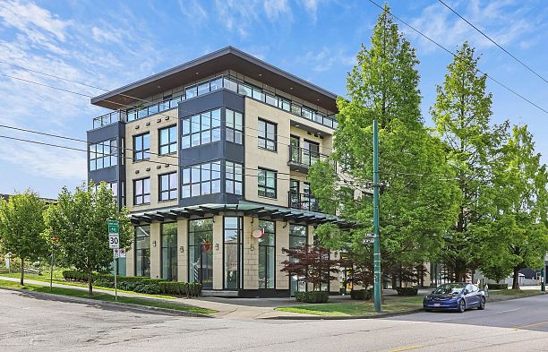 301 3028 Arbutus Street Kitsilano