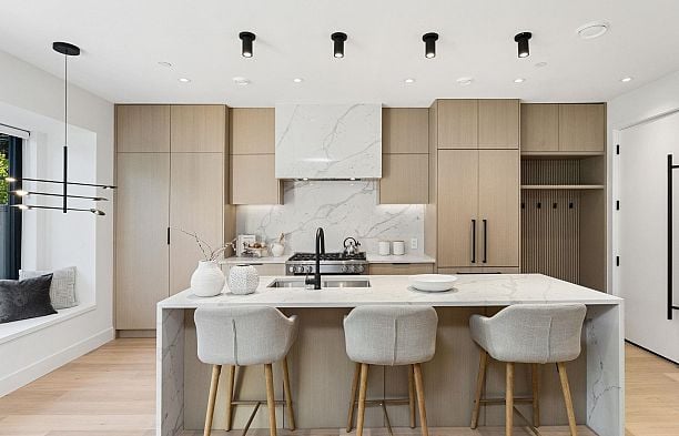 2 3036 W 14th Avenue Kitsilano