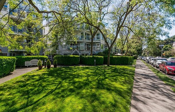 408 2020 W 8th Avenue Kitsilano