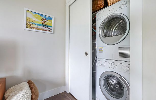 301 3028 Arbutus Street Kitsilano