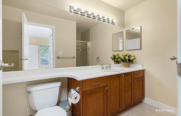 207 6198 Ash Street Oakridge VW