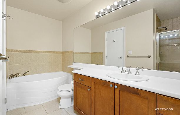 207 6198 Ash Street Oakridge VW
