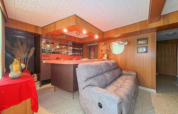 6762 Neal Street South Cambie