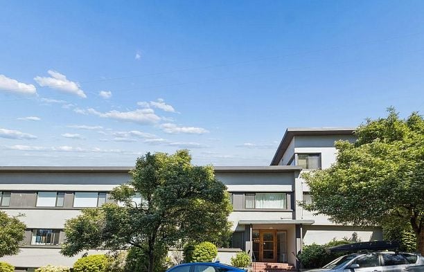 207 2494 Cornwall Avenue Kitsilano