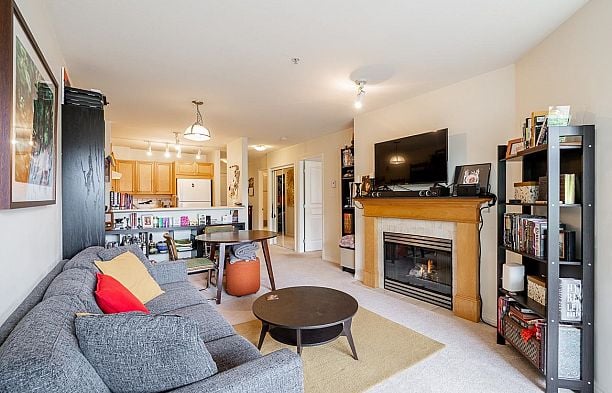 306 2929 W 4th Avenue Kitsilano