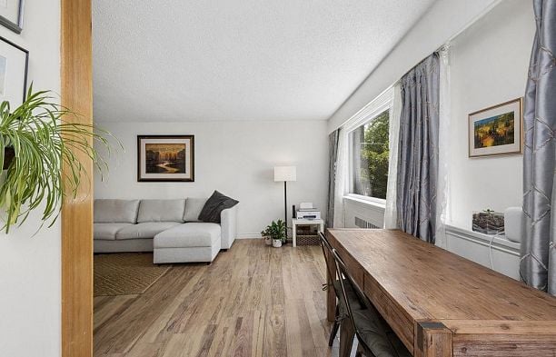 207 2494 Cornwall Avenue Kitsilano